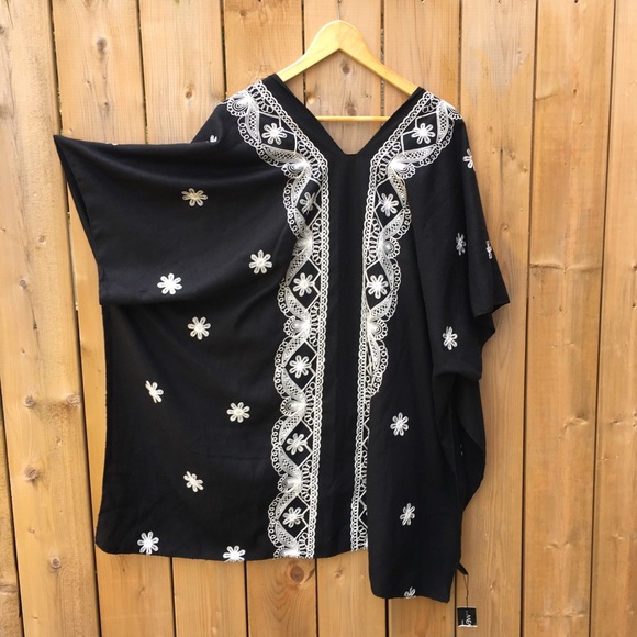 Memories brand Wrap |Black and white | NWT - Picture 2 of 8